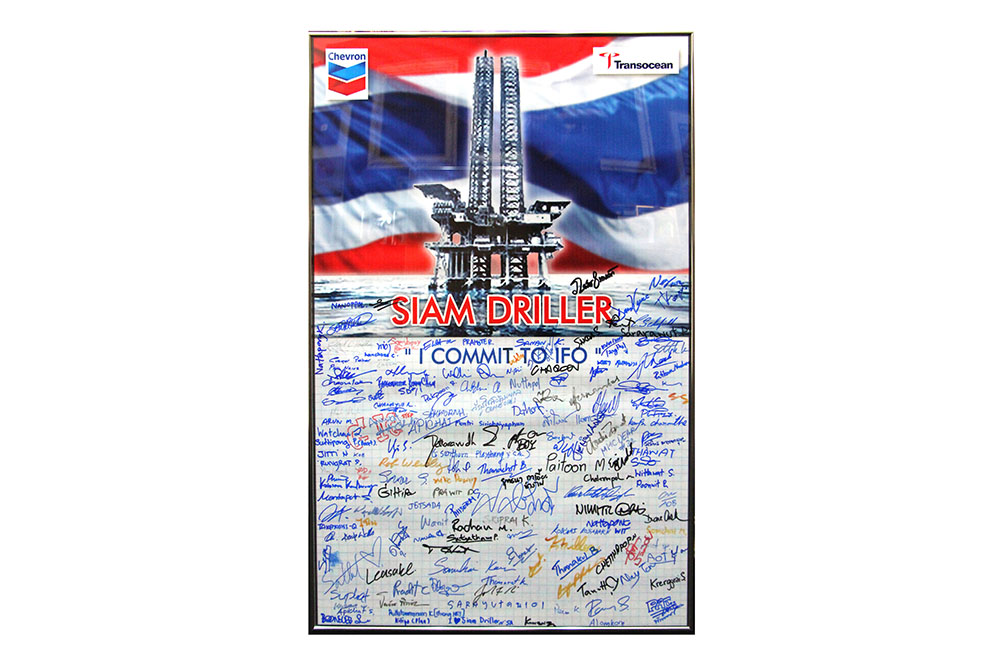 กรอบรูปอลูมิเนียมสีเงิน